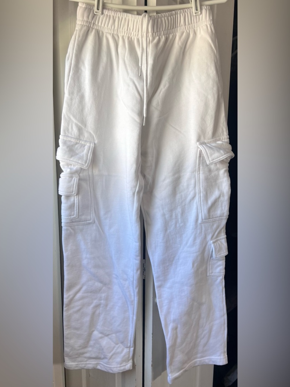 Women’s Garage White Cargo Sweatpants -S